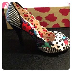 Dolce by Mojo Moxy Flamingo Heels